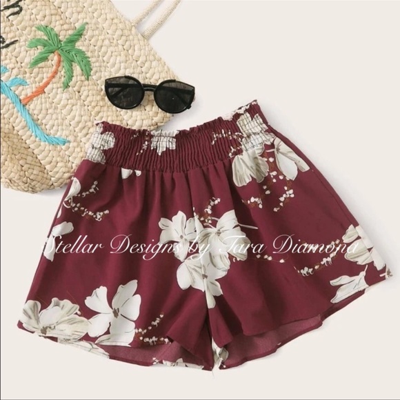 Pants - Floral Shorts With Stretch Waistband